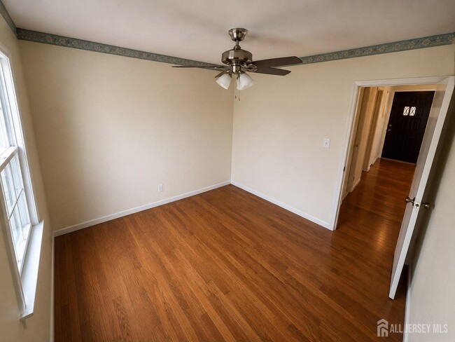Building Photo - 89 Oak Ln