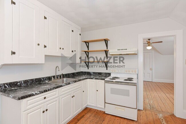 Building Photo - 27 Hayward St