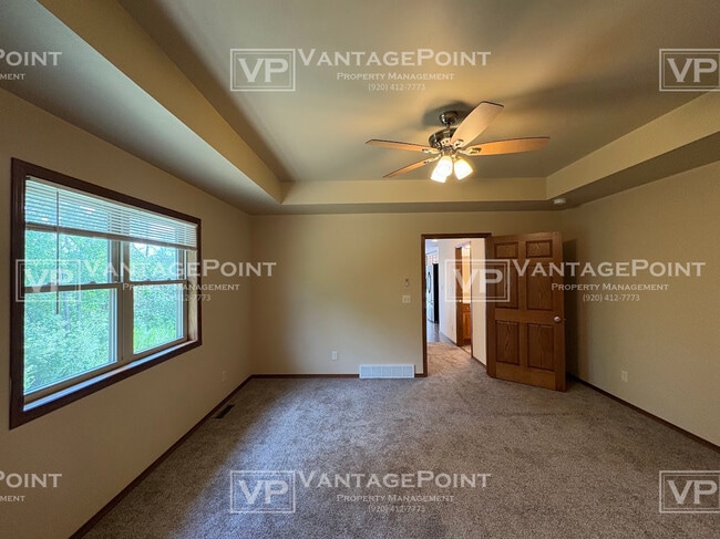 Building Photo - 2250 Daly Dr