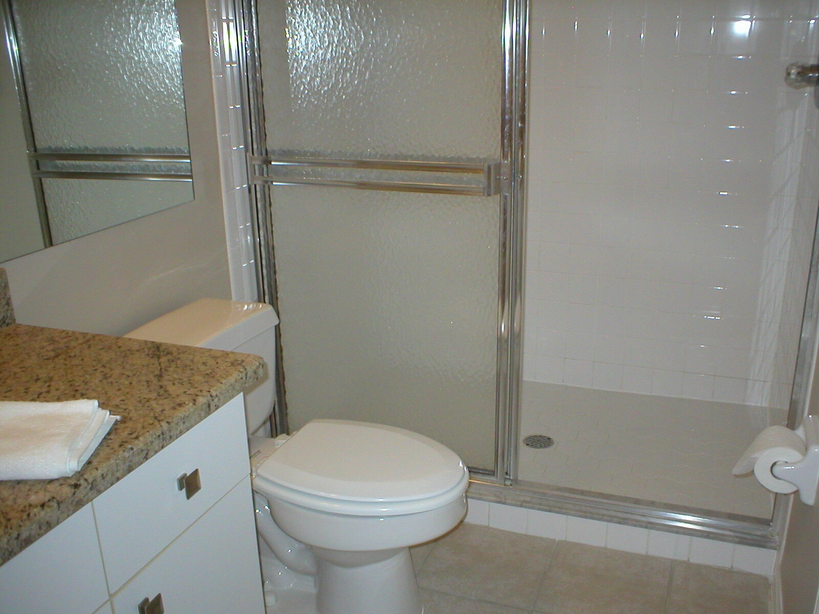 Building Photo - 21180 Country Creek Dr