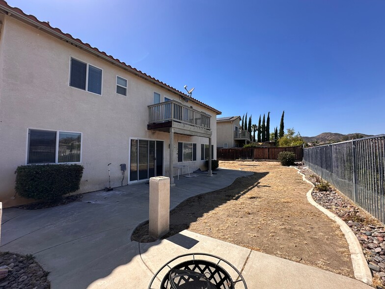 Building Photo - 23424 Caliente Springs Ave