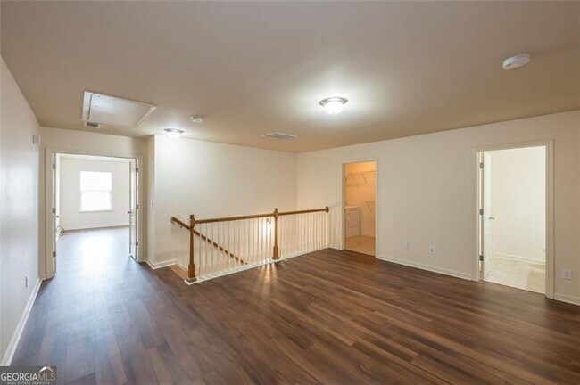Building Photo - 1555 Creek Bend Ln NW
