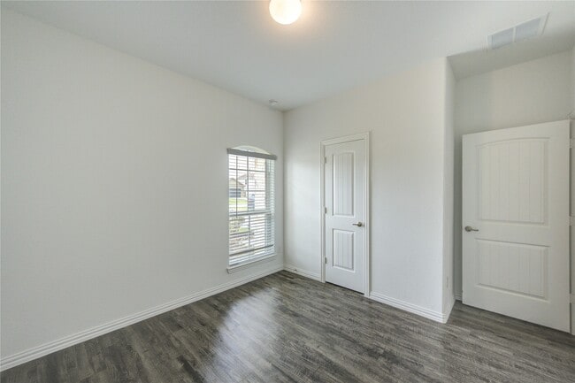 Building Photo - 1088 Rd 5102