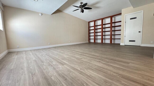 Building Photo - 7610 Miller Ave