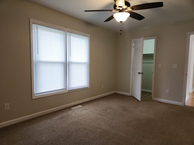 Building Photo - 3483 Arvin Dr