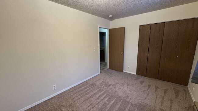 Building Photo - 110 N Yellowstone Ave