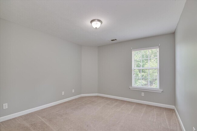 Building Photo - 158 Kenilworth Dr