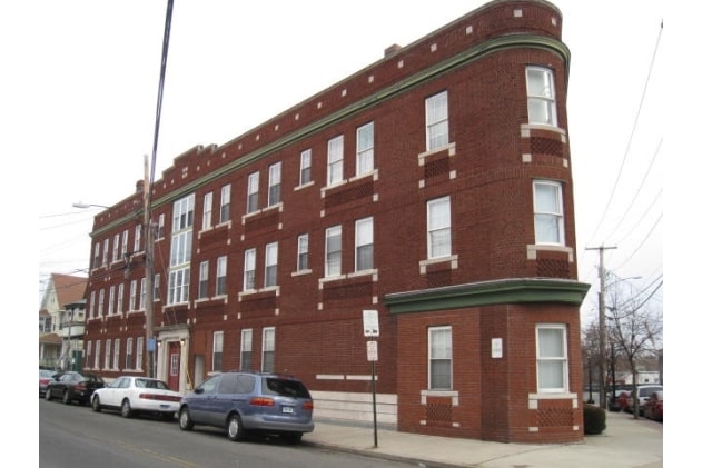 Building Photo - Redstone Apartments