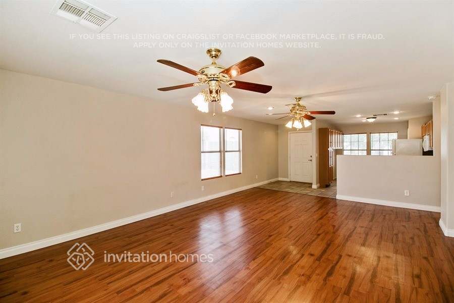 Building Photo - 5925 Kenmore St
