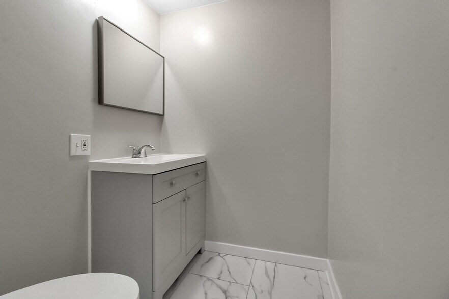 En suite bathroom - 56 Garfield St