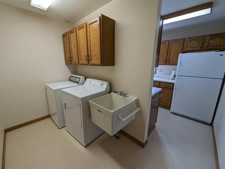 Building Photo - 500 Wildwood Dr