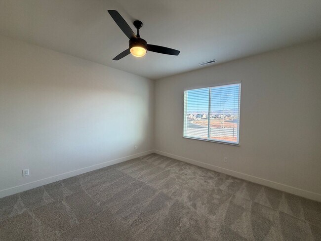 Building Photo - 614 Hemsworth Ln