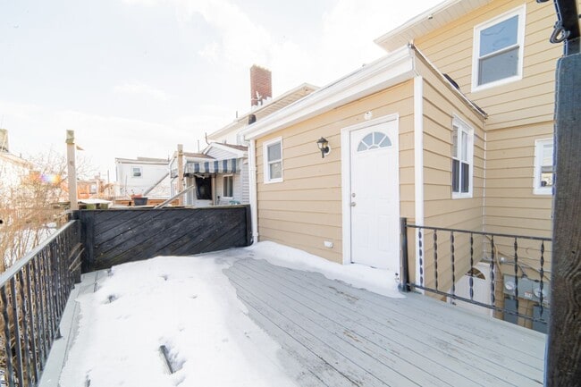 Building Photo - 115 N Delancy Pl