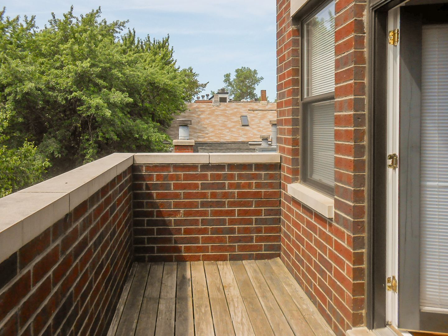 Building Photo - 3231 N Kenmore Ave