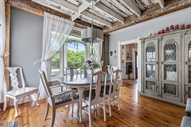 Building Photo - 123 1/2 Stone Street Unit