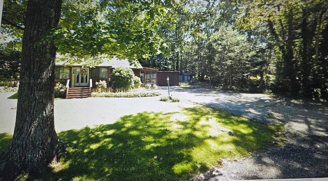 Building Photo - 18 Lakeview Dr