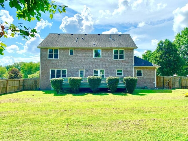 Building Photo - 141 Lyme Dr