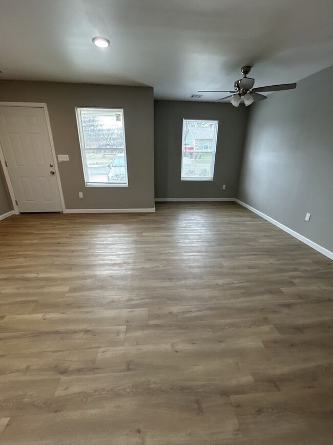 Building Photo - 714 Columbus St