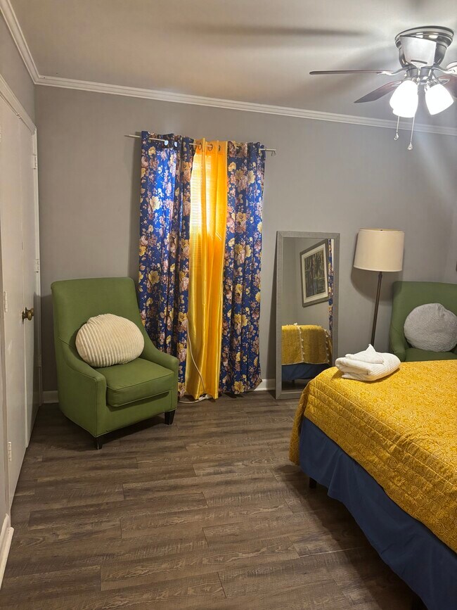 Building Photo - 814 Pierce Ave