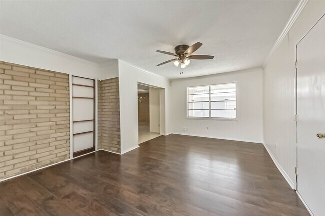 Building Photo - 1124 Helen Dr