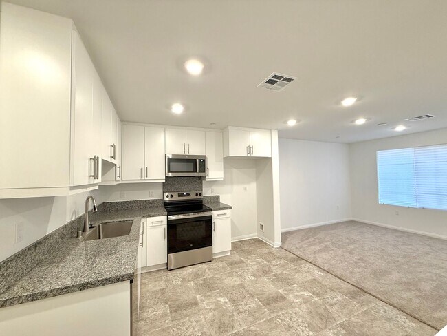 Building Photo - 26865 Millerton St