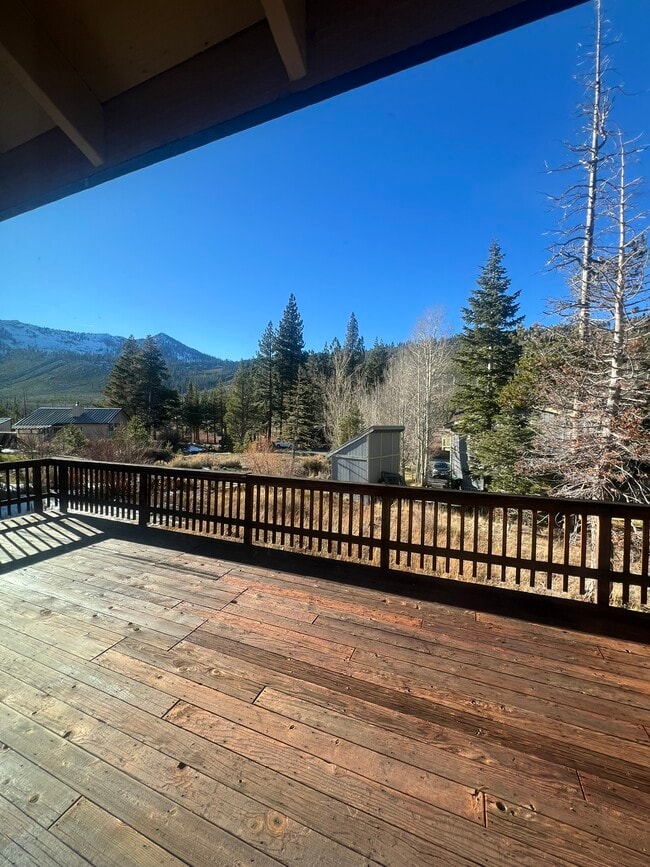 Building Photo - 1215 Mt Shasta Cir