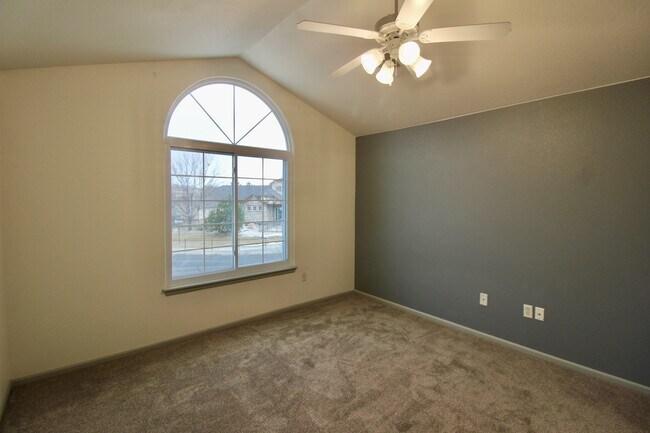 Building Photo - 3242 E 103rd Dr