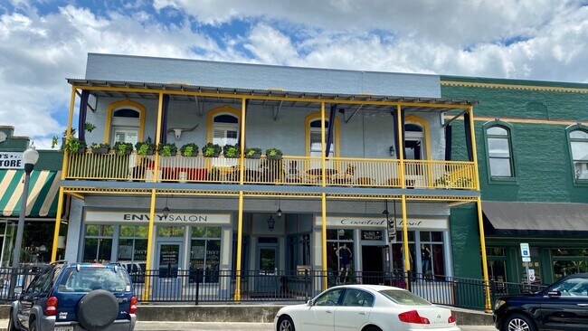 Building Photo - 829 S Railroad Ave