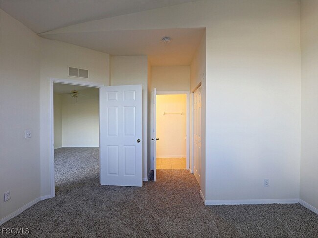 Building Photo - 4133 Bellasol Cir