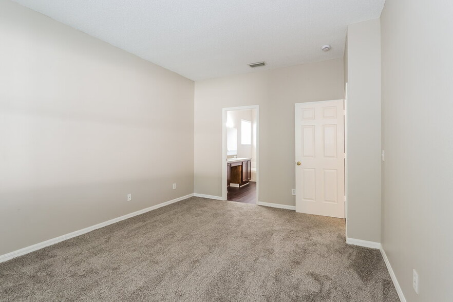 Building Photo - 18003 Misty Blue Ln