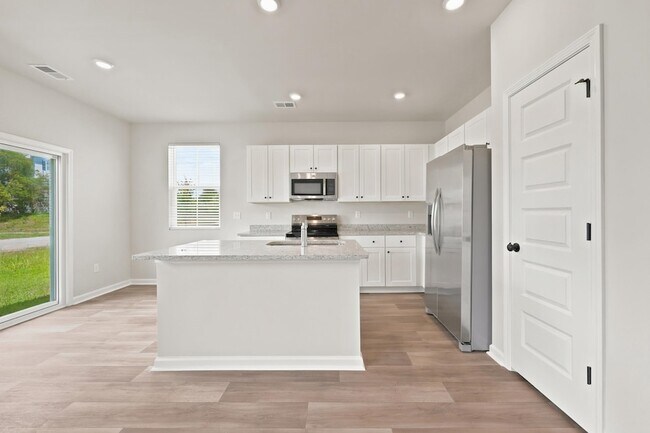 Building Photo - 605 Southwind Way