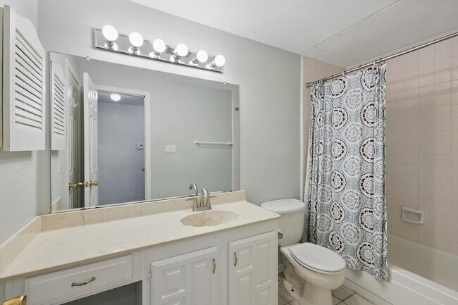 Building Photo - 3105 San Jacinto St