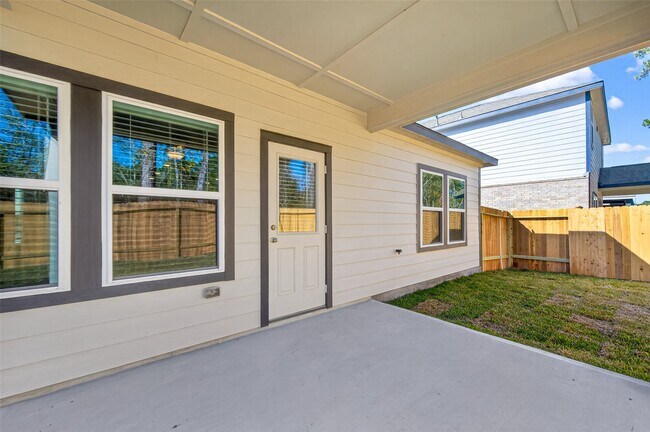 Building Photo - 8514 Blueberry Ash St