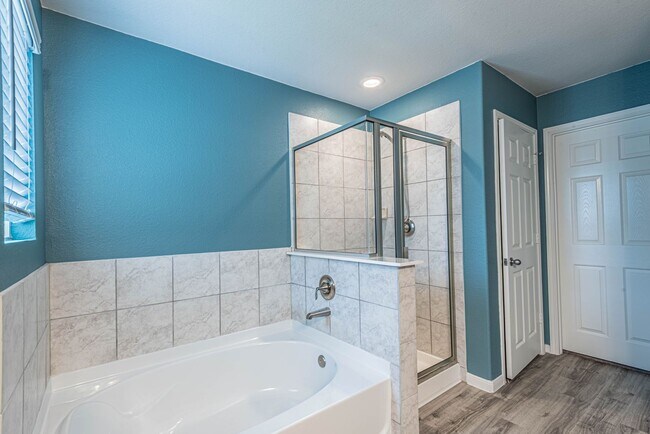 Building Photo - 165 Camelot Pl Ct