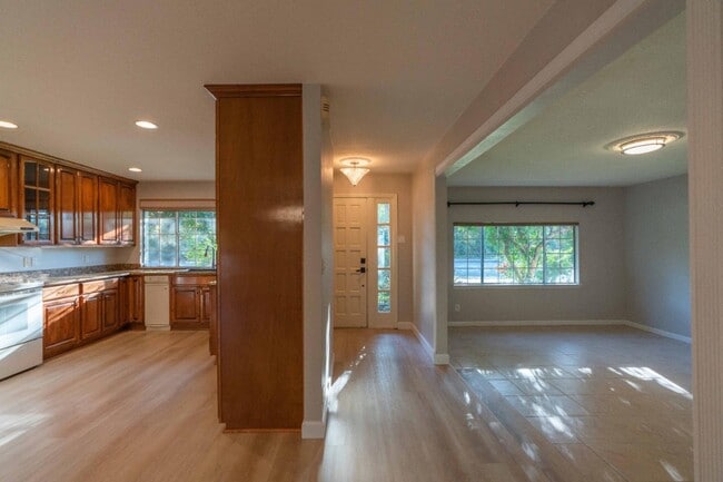 Building Photo - 6596 Almaden Rd