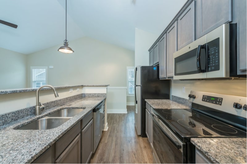 Building Photo - 32 Plant Pl