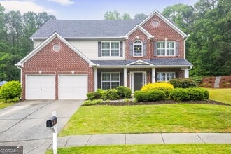 Building Photo - 1360 Silvergate Dr