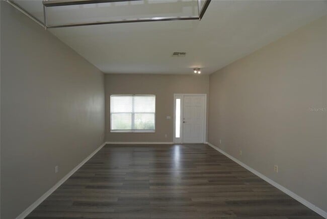 Building Photo - 9468 Leatherwood Ave