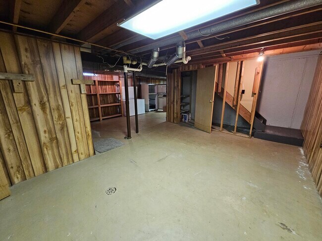 Building Photo - 43921 Arlington Rd