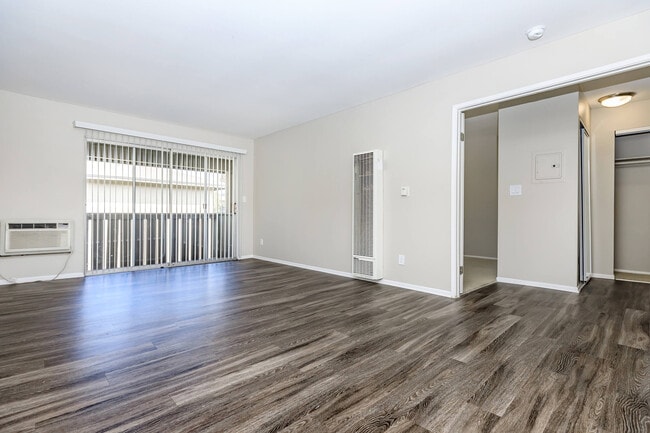 Building Photo - Meadowood Place Apartment Homes