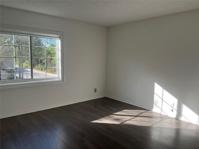 Building Photo - 2045 Pompeii Ct