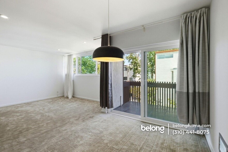 Building Photo - 5950 Canterbury Dr
