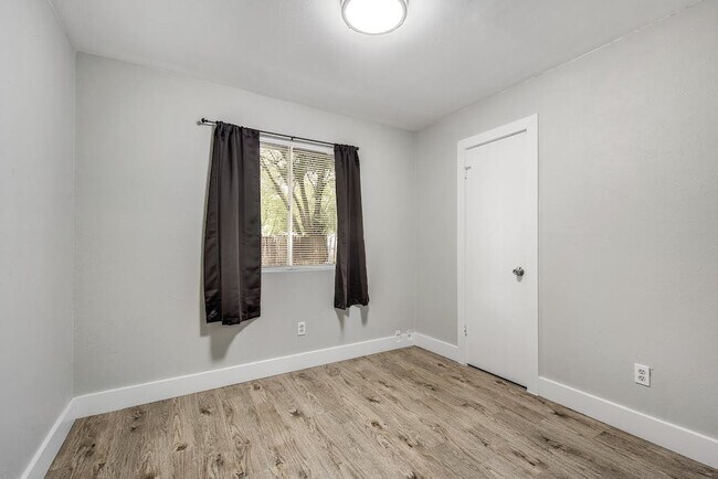 Building Photo - 6000 Softwood Dr