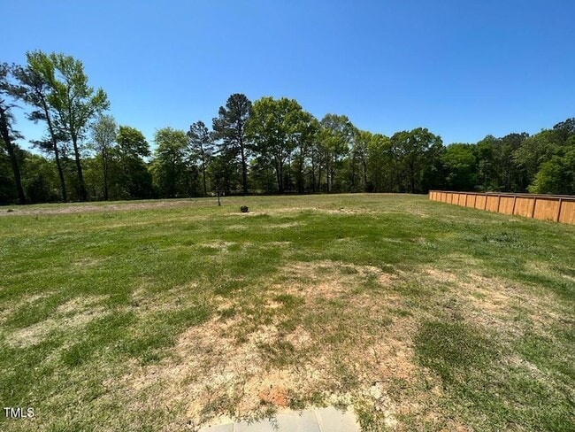Building Photo - 882 Avery Pond Dr