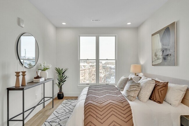 Building Photo - 566 Columbus Ave