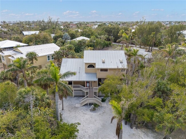 Building Photo - 1241 Junonia St