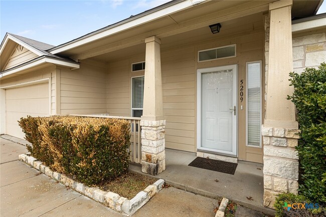 Building Photo - 5209 Ranch Meadow St