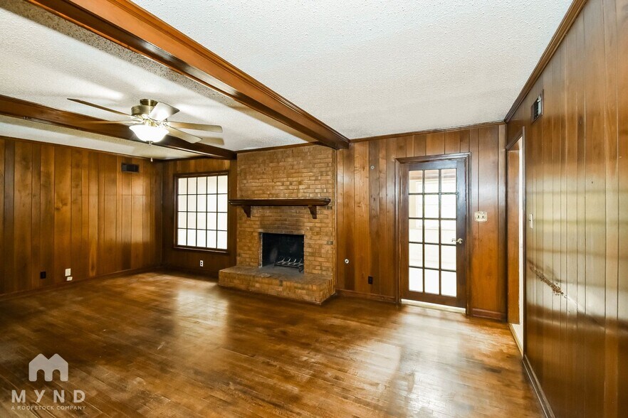 Building Photo - 2281 Webbing Dr