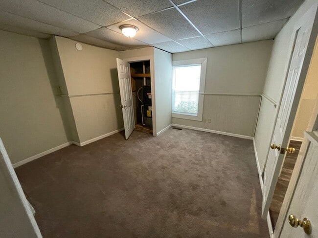 Building Photo - Move in now and pay NO RENT for the rest o...