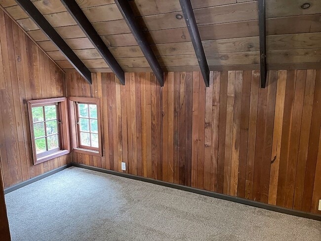 Building Photo - 4548-4576 Greenwood Heights Dr